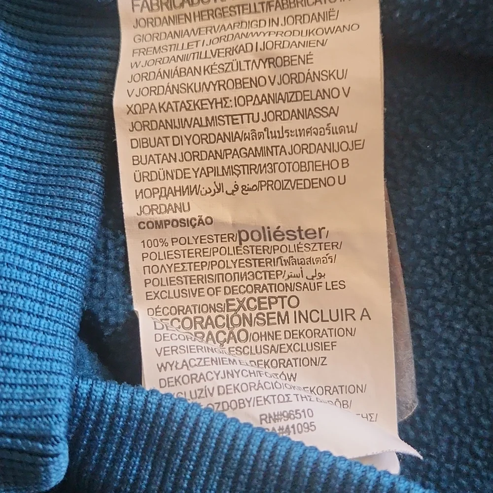 Under Armour Turquoise EUC Hoodie Pullover Small Sweater
